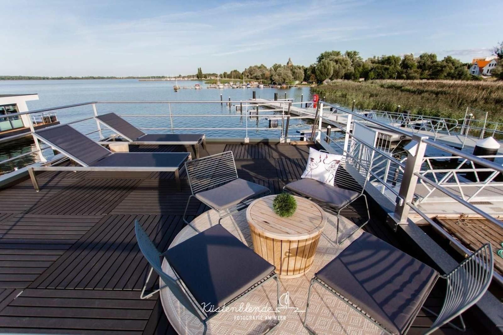 Hausboot Kranichnest Hotel Ribnitz-Damgarten Eksteriør billede