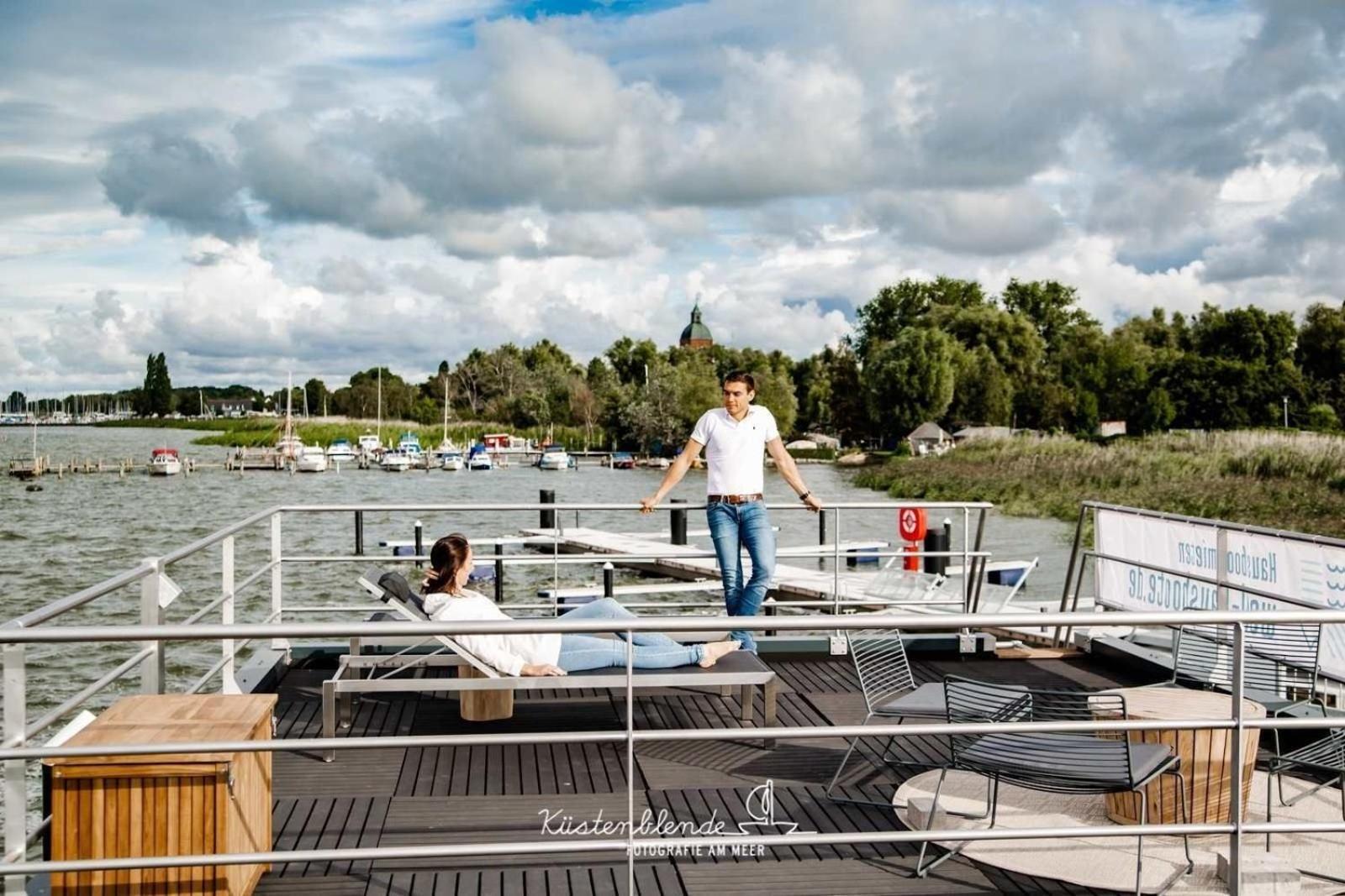Hausboot Kranichnest Hotel Ribnitz-Damgarten Eksteriør billede